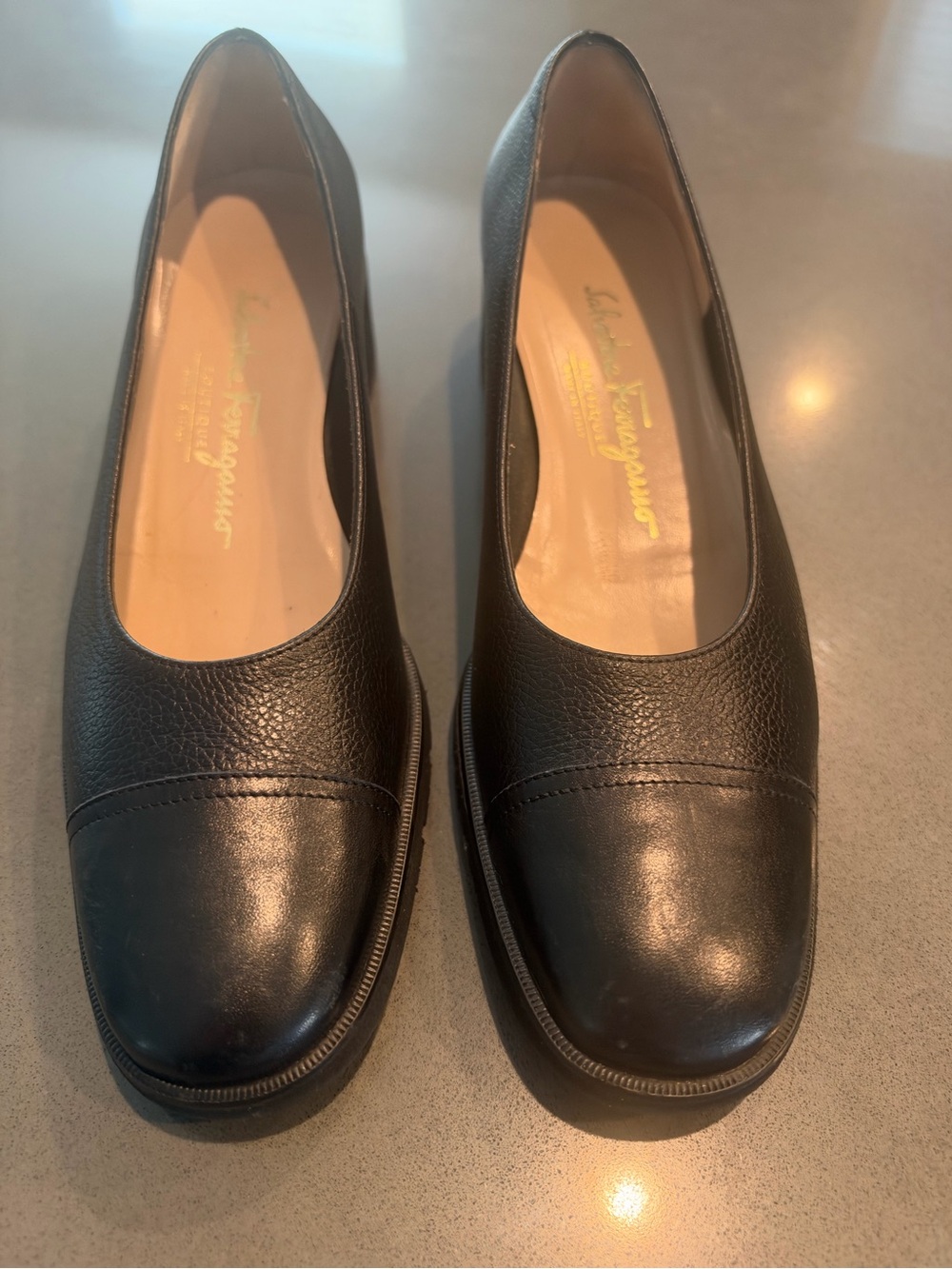 Salvatore Ferragamo Leather Women's Low-Heel Pump